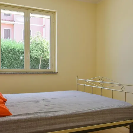 Nice In With 2 Bedrooms, Wifi And Outdoor Swimming Pool *