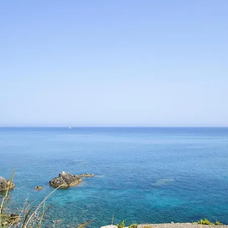 Nice In With 2 Bedrooms, Wifi And Outdoor Swimming Pool Caulonia Marina